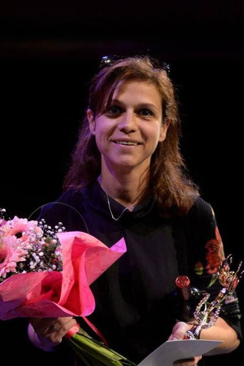 Linda Dombrovszky profile