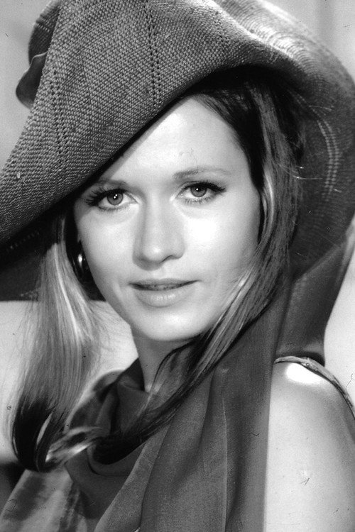 Photo of Erika Broyer, Acting