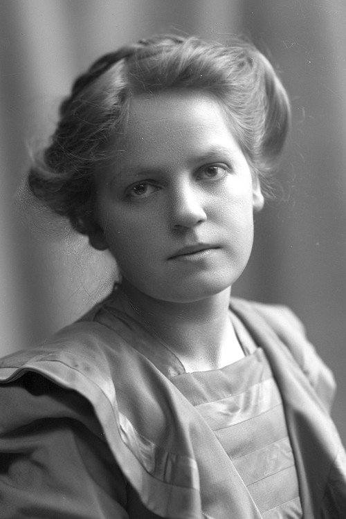 Photo of Greta Almroth, Acting