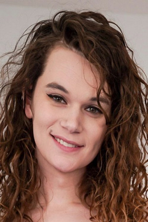 Photo of Nicole Knight, Acting