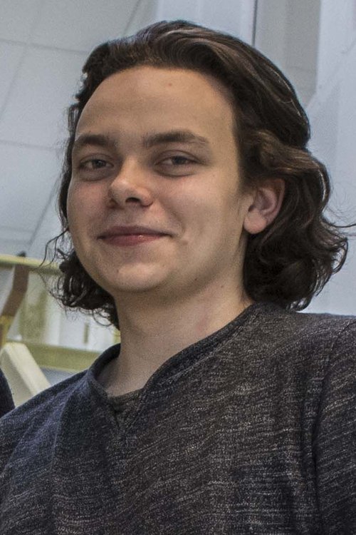Photo of Aleksander Holmen, Acting