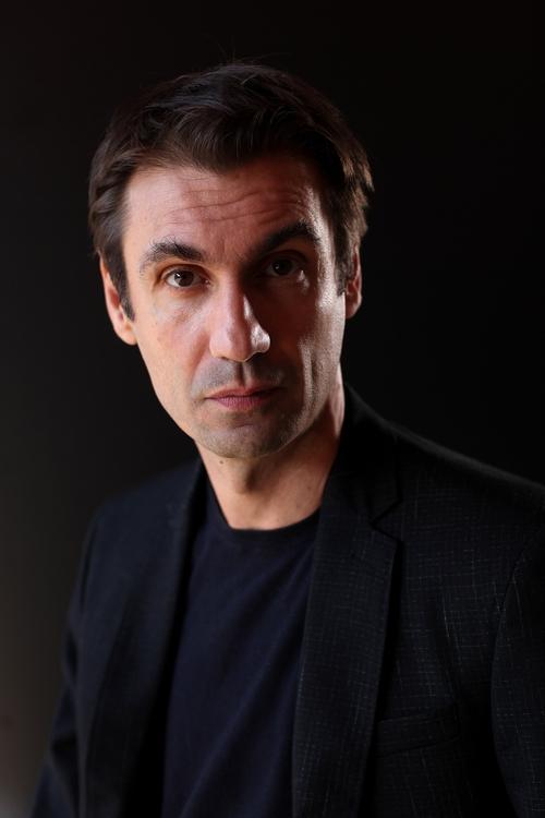 Fabrizio Gifuni profile