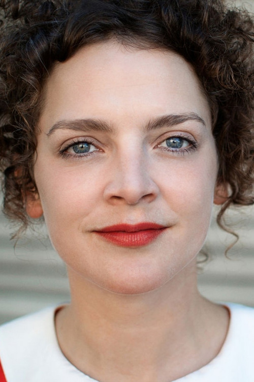 Karoline Bär profile