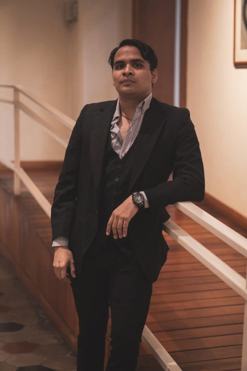 Photo of Mario Mendoza, Acting