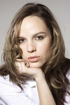 Luciana Echeverría profile