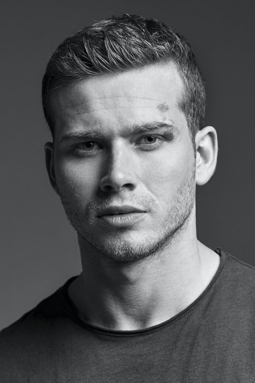 Oliver Stark profile