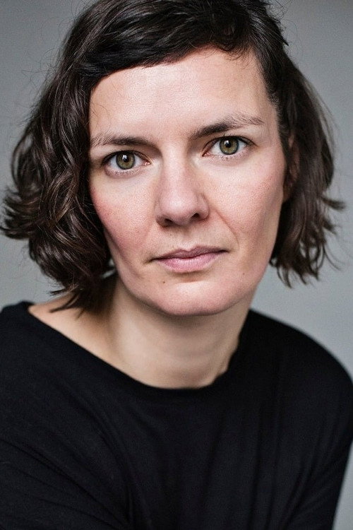 Photo of Laura Cairns, Acting