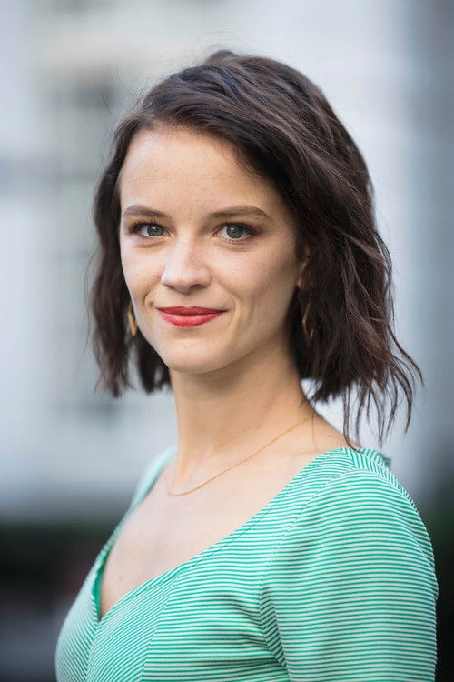 Lynn Van Royen profile