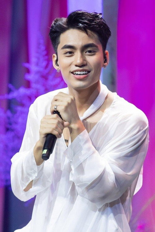 Photo of MONO, Acting
