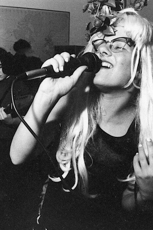 Allison Wolfe profile