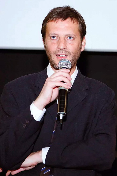 Photo of Daniel Castro, Writing