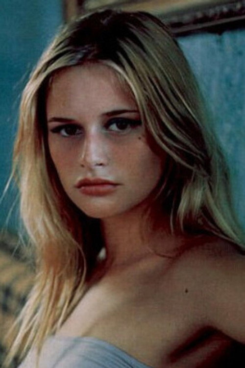Photo of Ehrinn Cummings, Acting