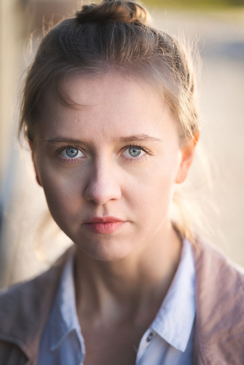 Photo of Linda Vaher, Acting