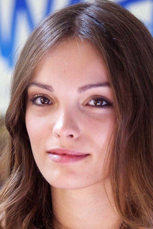 Lola Le Lann profile