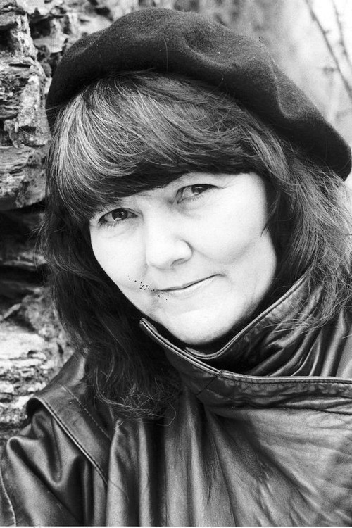 Mary Riggans profile