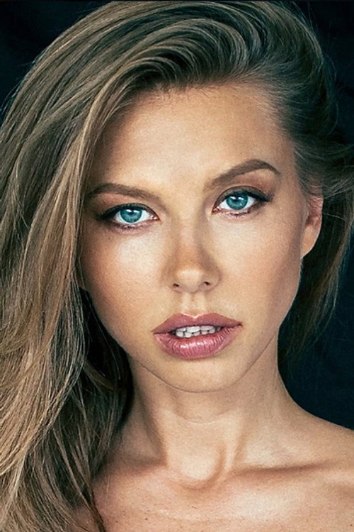 Photo of Julia Lanski, Acting