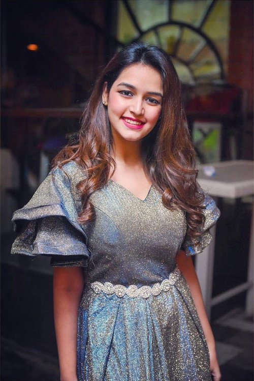 Sunakshi Grover profile