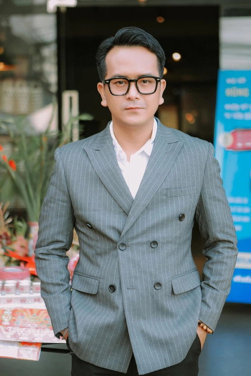 Hùng Thuận profile