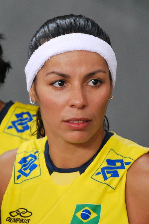 Paula Pequeno profile