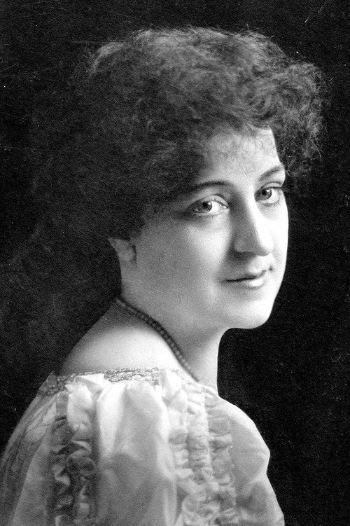 Photo of Alberta Gallatin, Acting