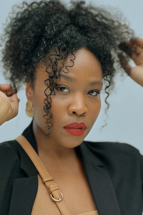 Photo of Ariane Souza, Acting