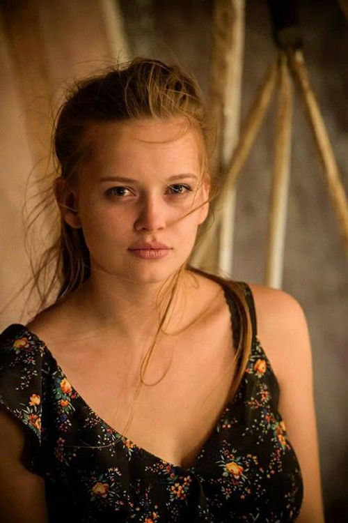 Laura Renoncourt profile