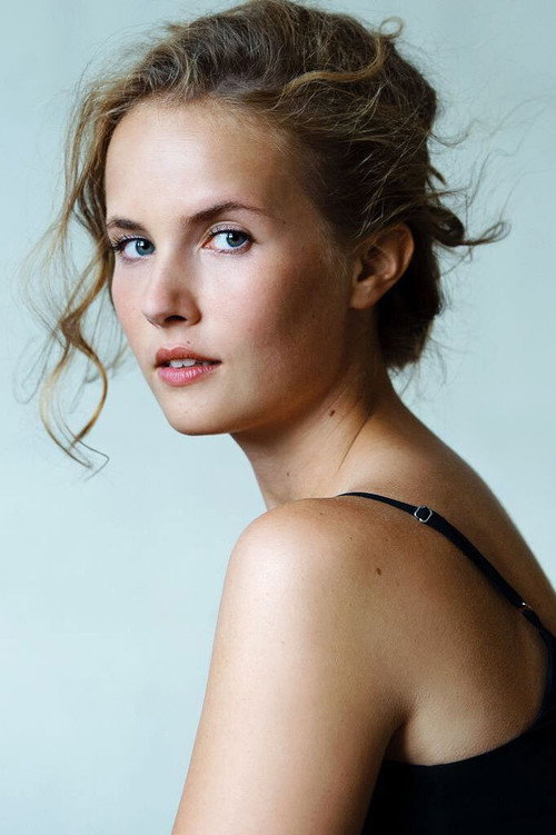 Photo of Annika Schrumpf, Acting