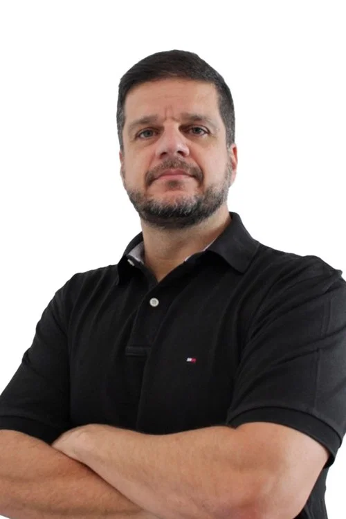Photo of Rodrigo Pimentel, Writing