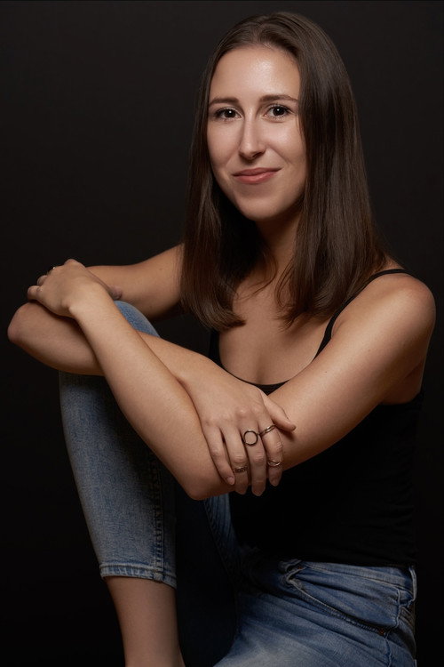 Photo of Vanessa Ozinger, Acting
