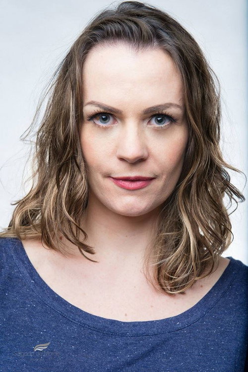 Photo of Cecília Hoeltz, Acting