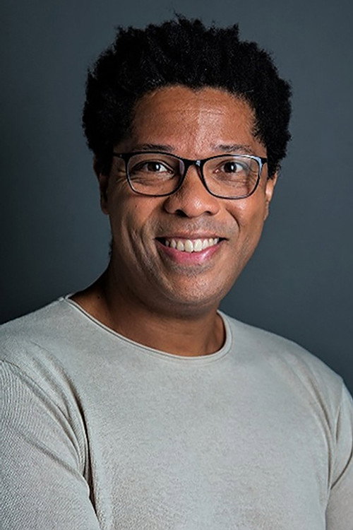 Photo of Elísio Lopes Jr., Writing