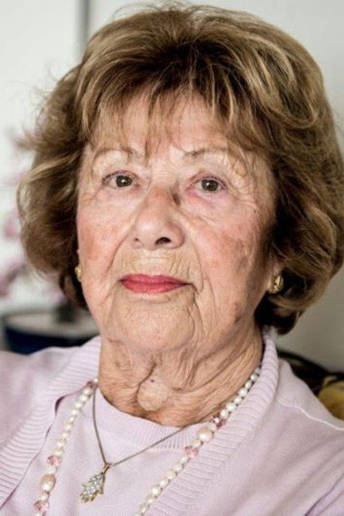 Photo of Elisabeth Masur, Acting
