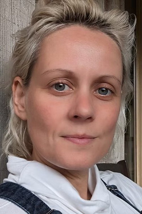 Photo of Robyn Fox, Production