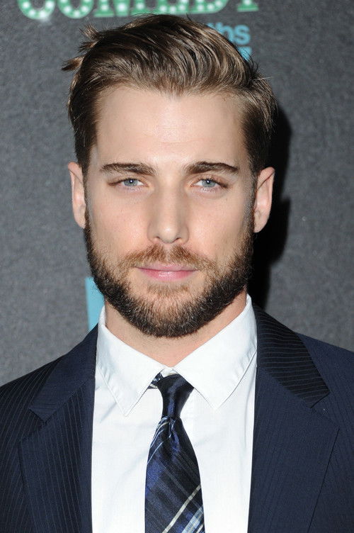 Dustin Milligan profile