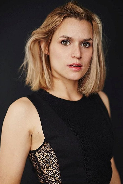 Photo of Elsa Madeleine, Acting