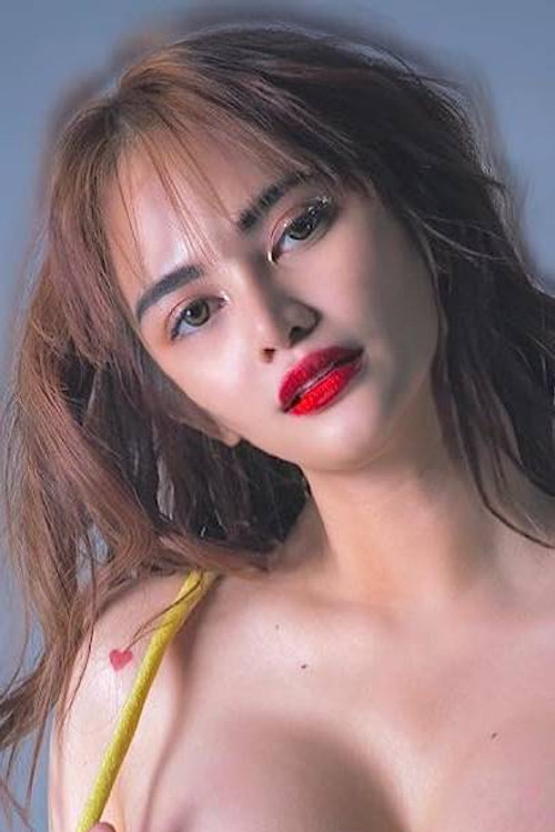 Photo of Amanda Avecilla, Acting