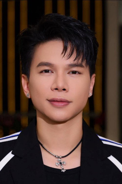 Photo of Hoàng Tôn, Acting