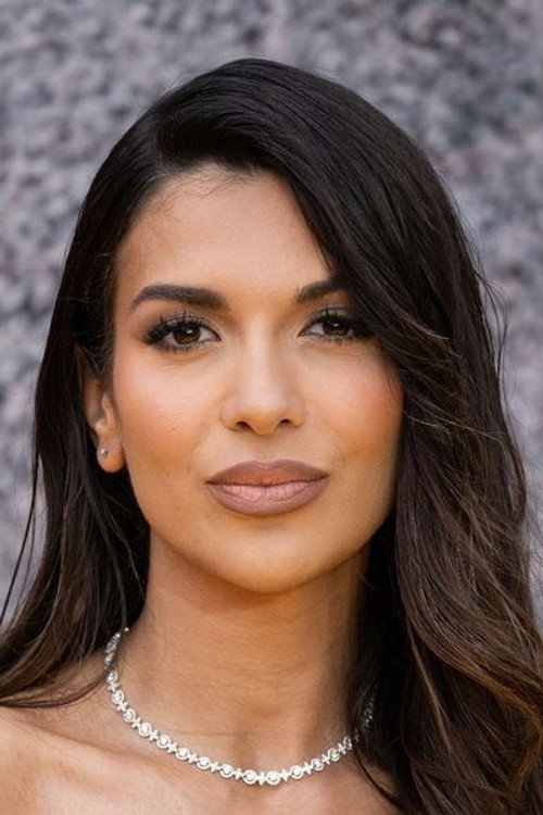 Ekin-Su Cülcüloğlu profile