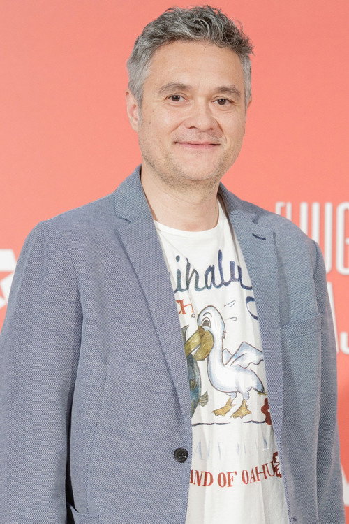 Luis Oliveros profile