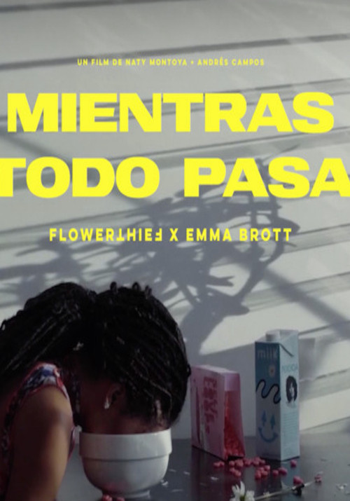 Movie poster for Mientras todo pasa (2022)