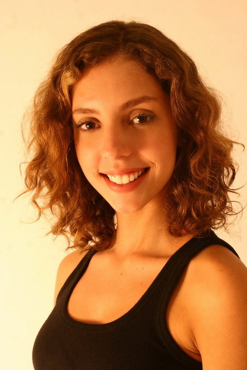Photo of Claudia Sardinha, Writing
