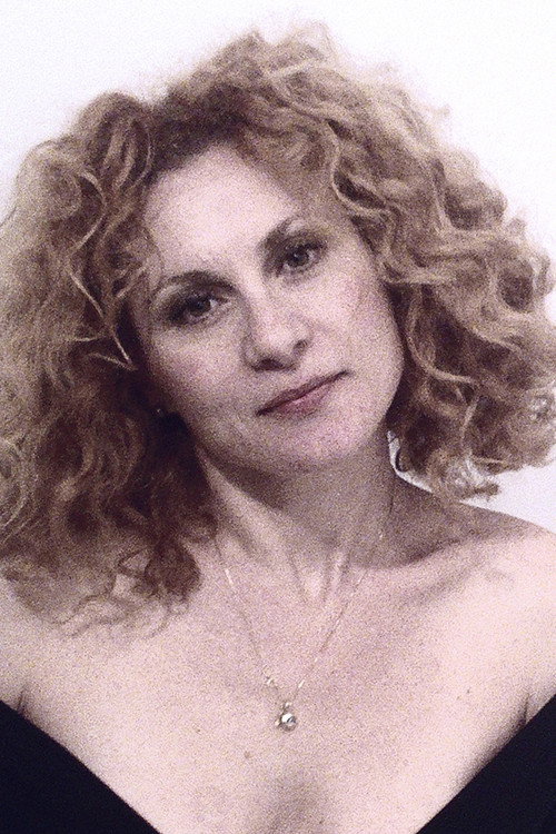 Leticia Moustaki profile