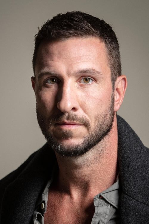 Pablo Schreiber profile