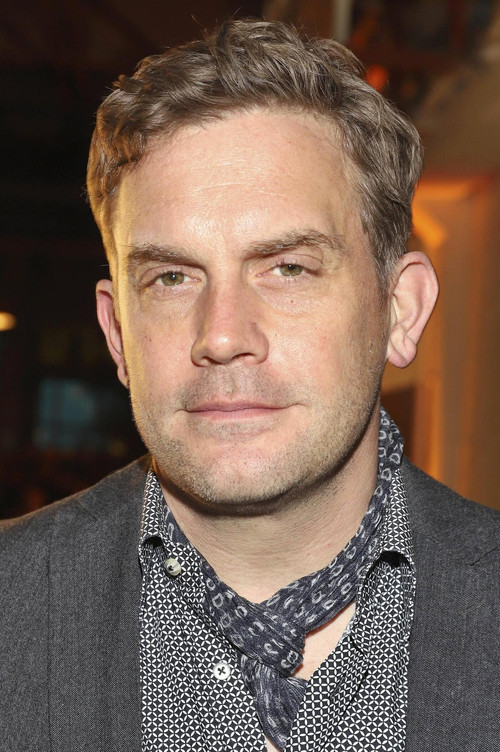 Sebastian Bezzel profile