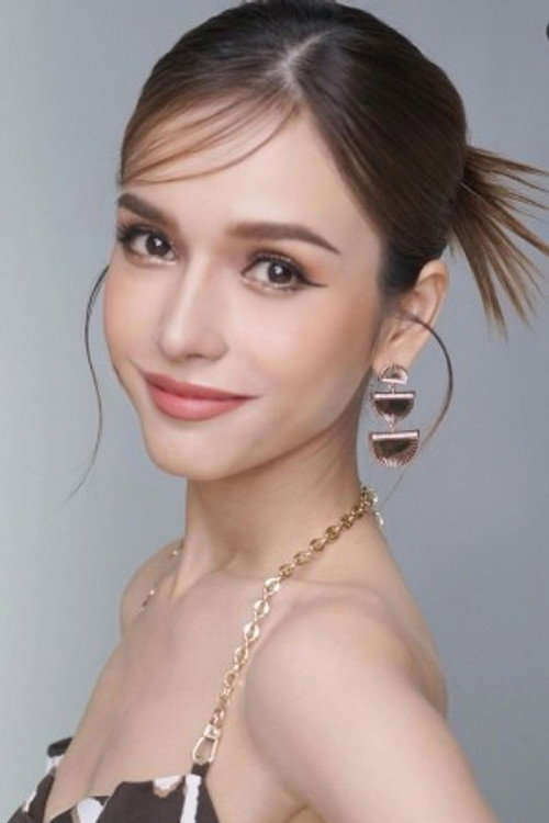 Photo of Tunsinee Promsut, Acting