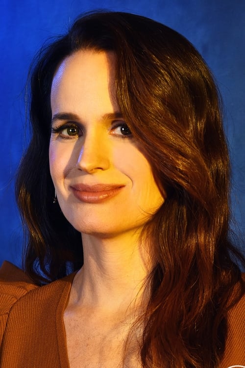 Elizabeth Reaser profile