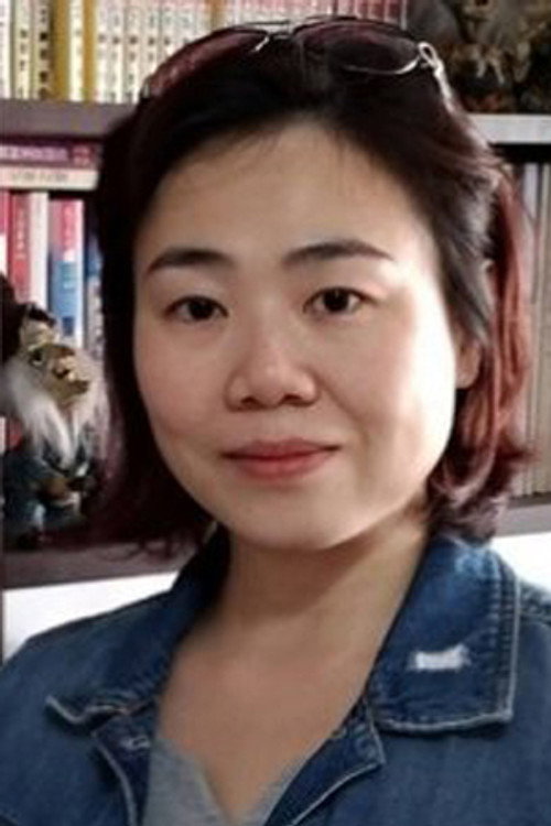 Photo of Lin Pei-yu, Writing