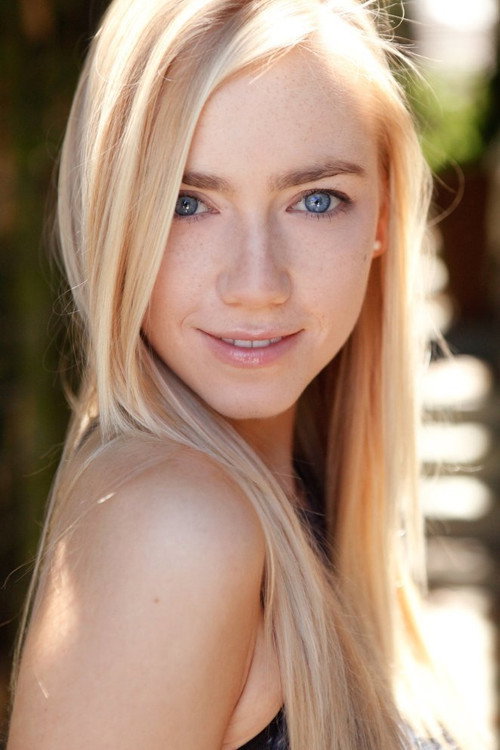 Photo of Laura Hand, Acting