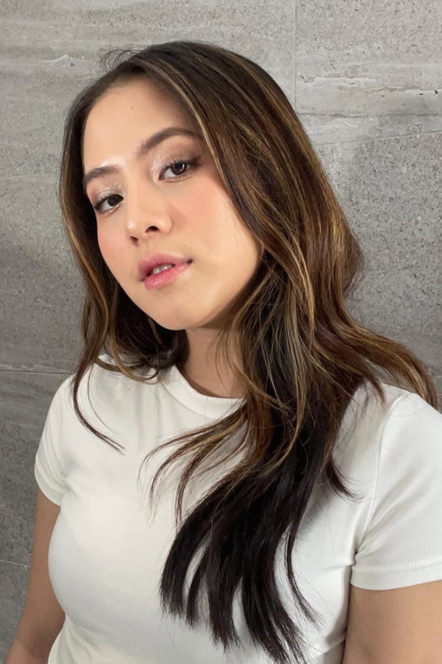 Adhisty Zara profile