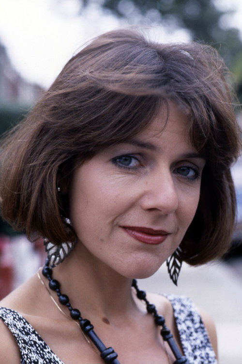 Belinda Lang profile